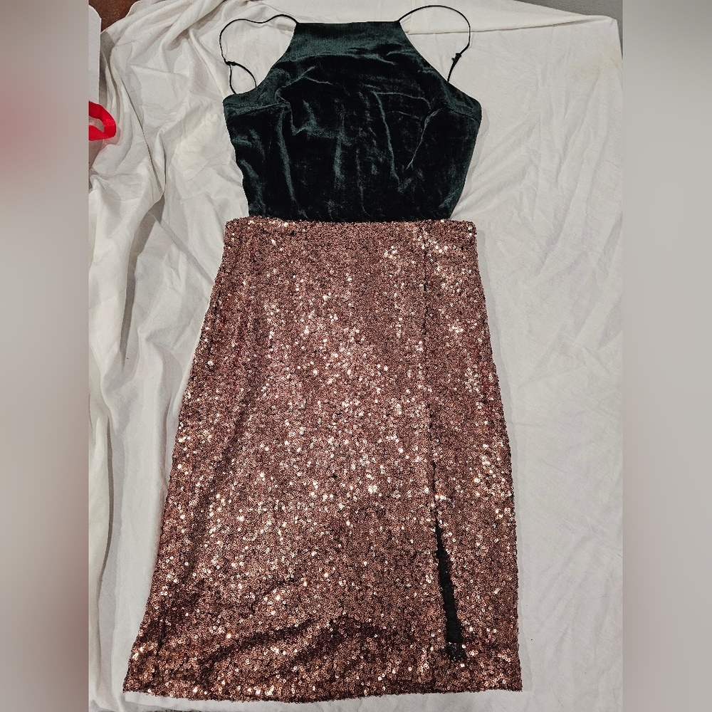 Beautiful Green Velvet & Gold Sequin Gianni Bini Party Dress